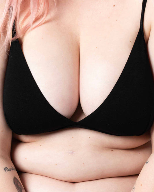 MIDNIGHT ALMOND triangle